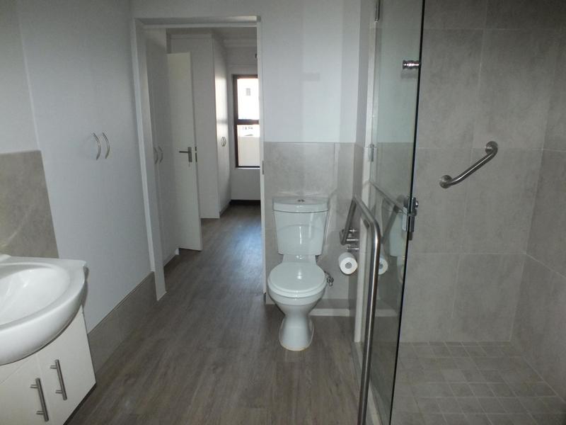 To Let 2 Bedroom Property for Rent in Buhrein Western Cape